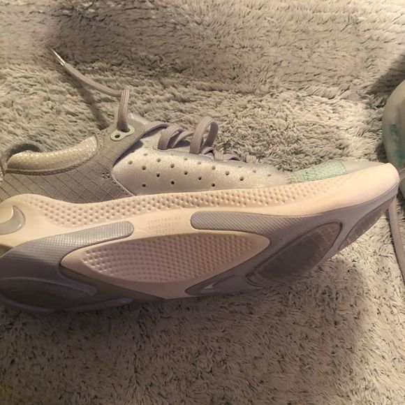 Nike runners Size 7 - Picture 3 of 13